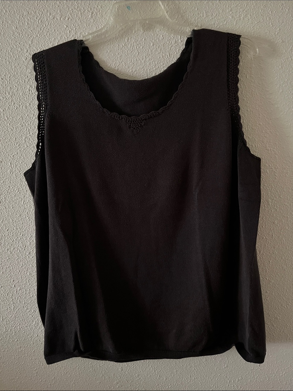 Black Lace-Trim Sleeveless Tank Top - Unbranded